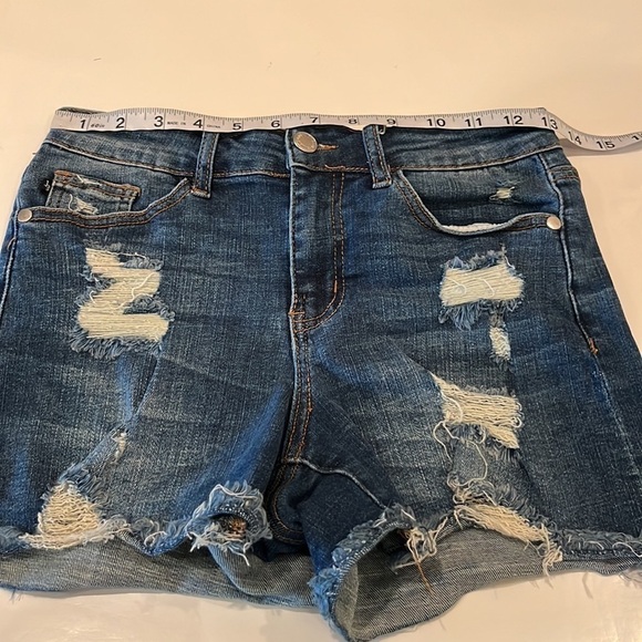 Judy Blue 3” Inseam Mid Rise Shorts Size S - Picture 4 of 16